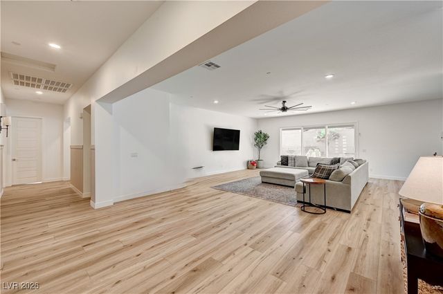 199 Bellevue Grove Avenue, Henderson, NV 89015