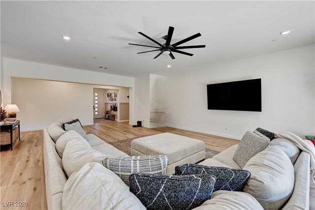 199 Bellevue Grove Avenue, Henderson, NV 89015