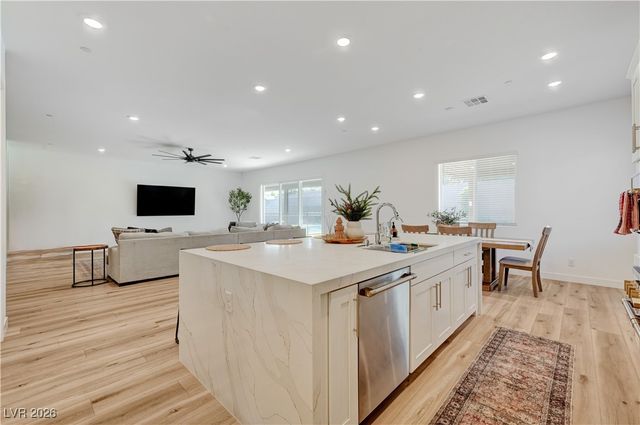 199 Bellevue Grove Avenue, Henderson, NV 89015