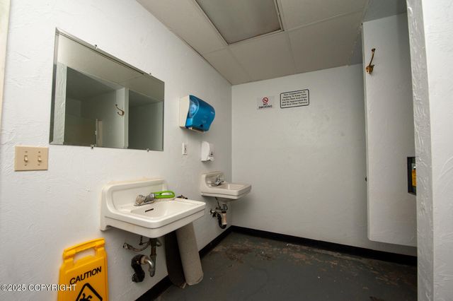 16 Main Street, Haines, AK 99827