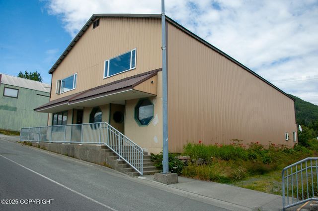 16 Main Street, Haines, AK 99827