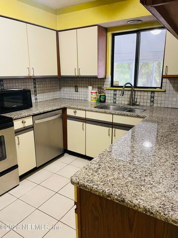 2202 WOOD HILL Place 2202, Jacksonville, FL 32256