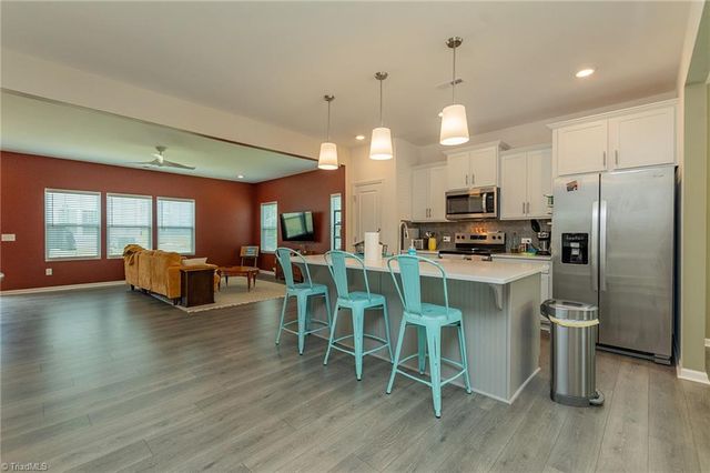 1777 Granby Heights Drive, Winston-salem, NC 27103