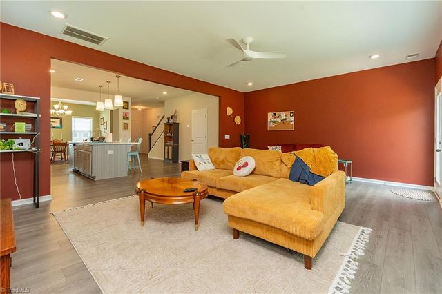 1777 Granby Heights Drive, Winston-salem, NC 27103