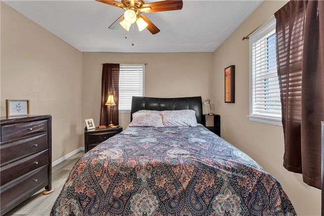 215 Oakcrest Road, Siloam Springs, AR 72761