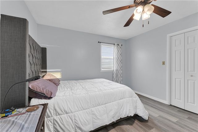 215 Oakcrest Road, Siloam Springs, AR 72761