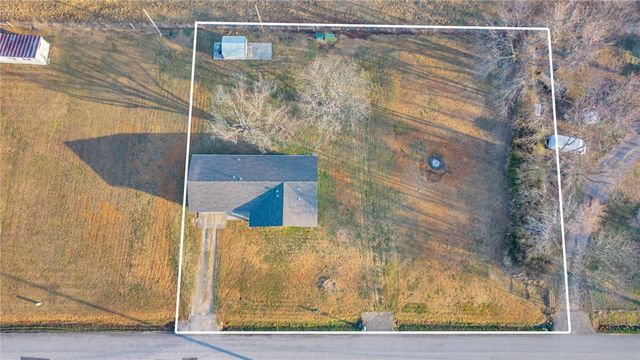 215 Oakcrest Road, Siloam Springs, AR 72761