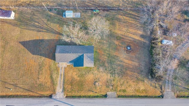 215 Oakcrest Road, Siloam Springs, AR 72761
