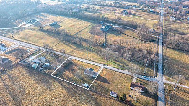 215 Oakcrest Road, Siloam Springs, AR 72761