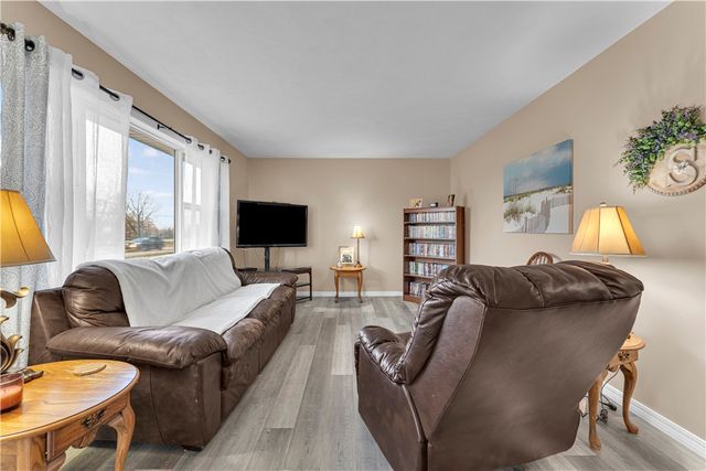 215 Oakcrest Road, Siloam Springs, AR 72761