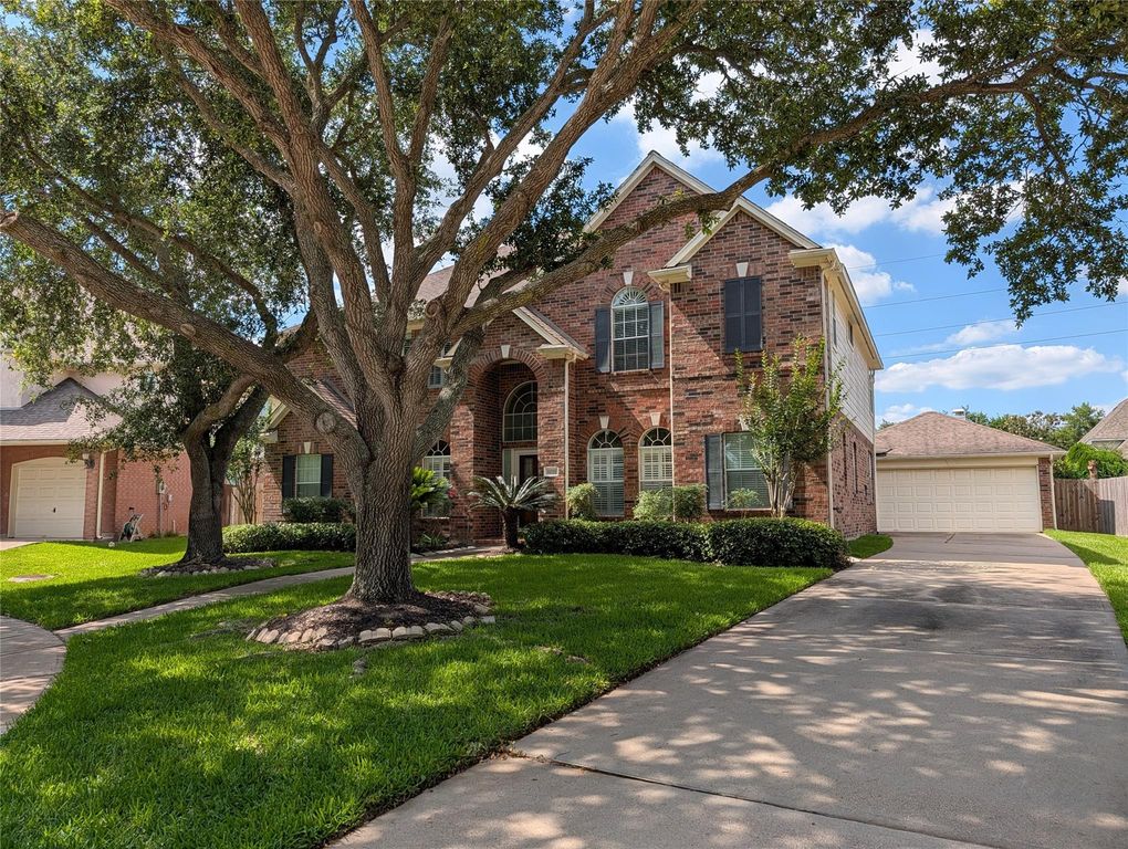 6018 Briar Hill Court, Sugar Land, TX 77479