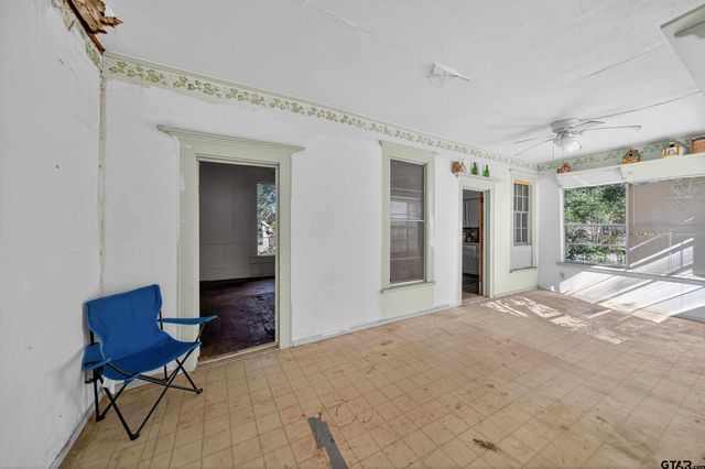 501 E Duval St, Troup, TX 75789