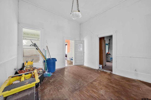 501 E Duval St, Troup, TX 75789