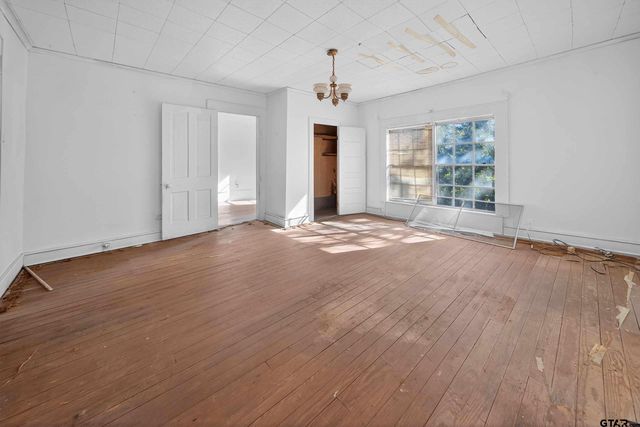 501 E Duval St, Troup, TX 75789