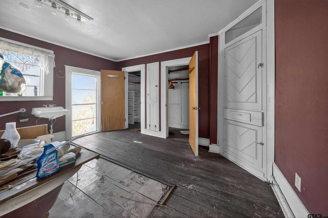 501 E Duval St, Troup, TX 75789