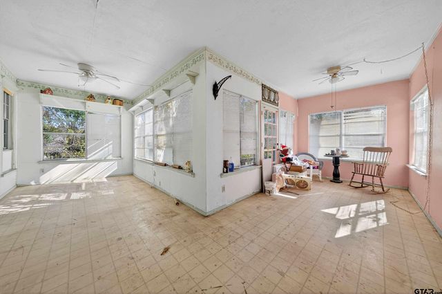 501 E Duval St, Troup, TX 75789