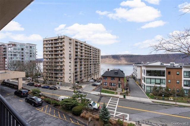 1116 Warburton Avenue 2A, Yonkers, NY 10701