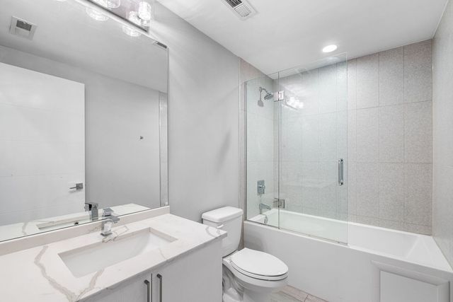 650 N Morgan Street 202, Chicago, IL 60642