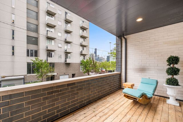 650 N Morgan Street 202, Chicago, IL 60642