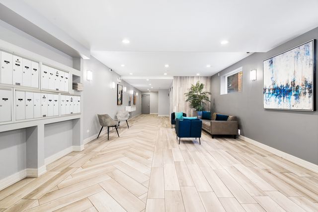 650 N Morgan Street 202, Chicago, IL 60642