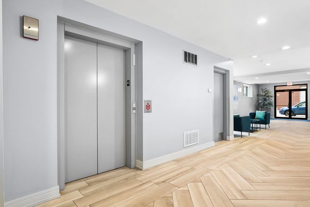 650 N Morgan Street 202, Chicago, IL 60642
