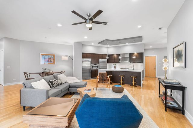 650 N Morgan Street 202, Chicago, IL 60642