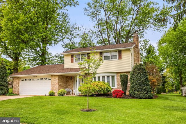 1884 EBONY DR, York, PA 17402