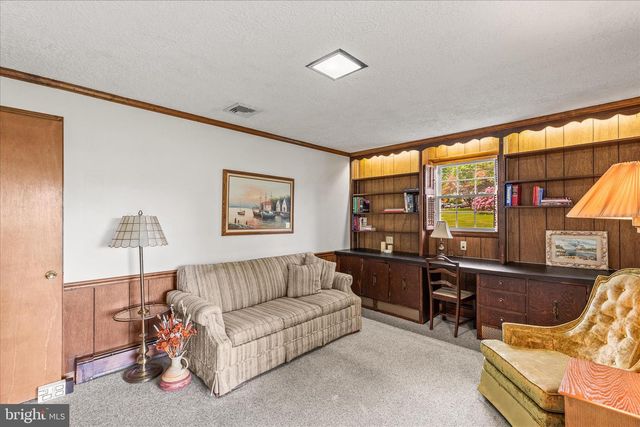 1884 EBONY DR, York, PA 17402
