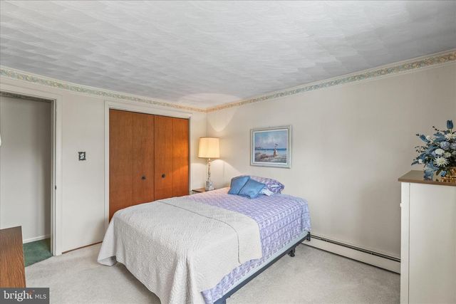 1884 EBONY DR, York, PA 17402