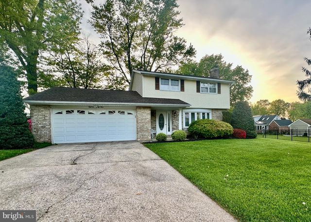 1884 EBONY DR, York, PA 17402