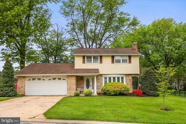 1884 EBONY DR, York, PA 17402