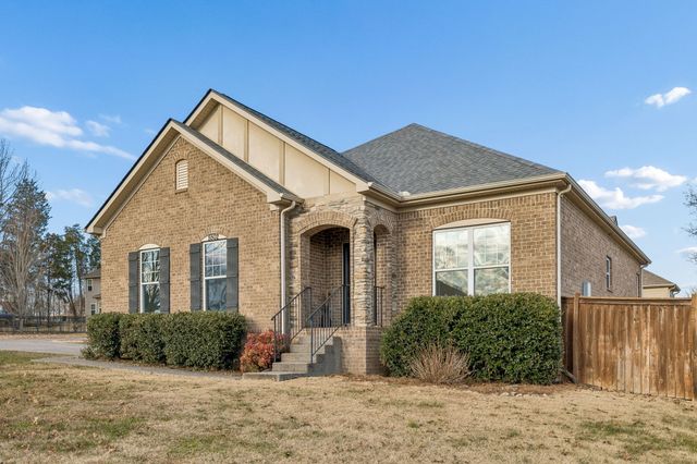 5502 Stonefield Dr, Smyrna, TN 37167