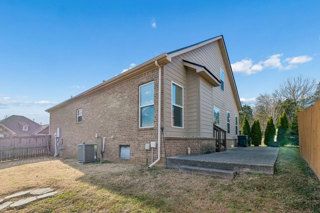 5502 Stonefield Dr, Smyrna, TN 37167