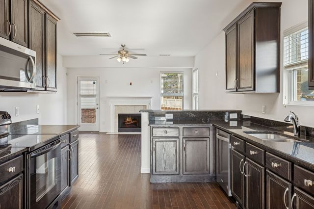 5502 Stonefield Dr, Smyrna, TN 37167