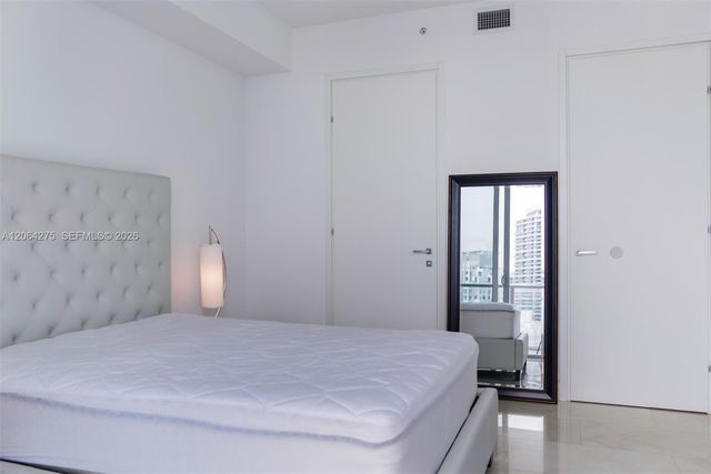 1300 Brickell Bay Dr 4300, Miami, FL 33131