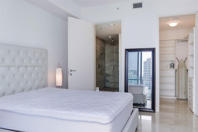 1300 Brickell Bay Dr 4300, Miami, FL 33131