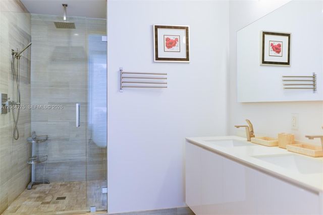 1300 Brickell Bay Dr 4300, Miami, FL 33131