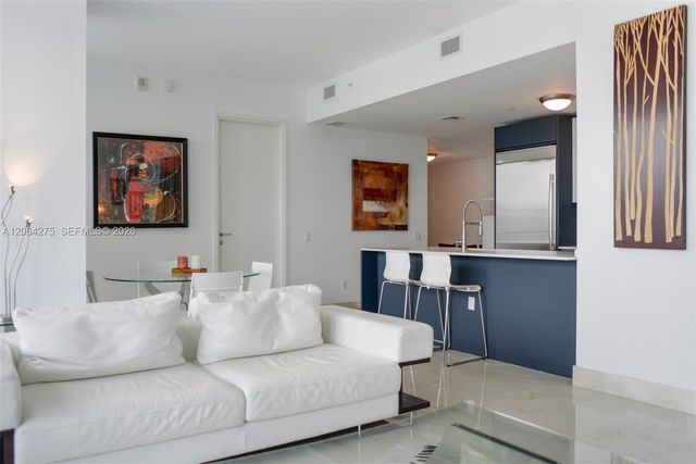 1300 Brickell Bay Dr 4300, Miami, FL 33131
