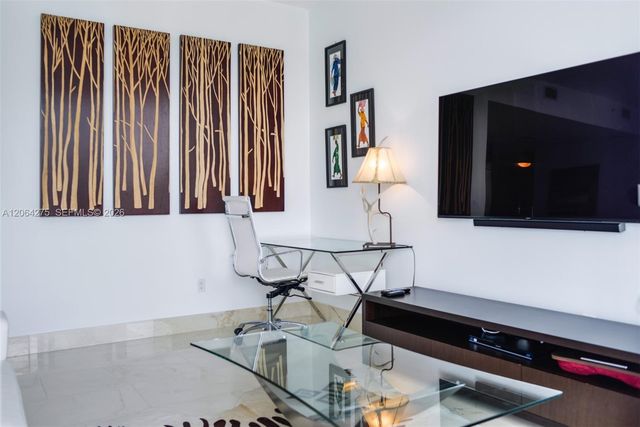 1300 Brickell Bay Dr 4300, Miami, FL 33131