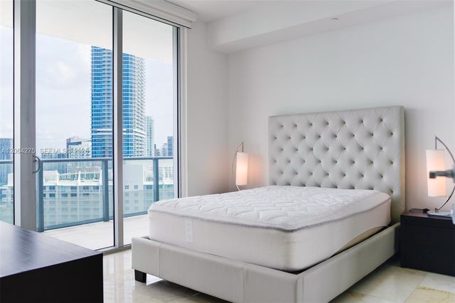 1300 Brickell Bay Dr 4300, Miami, FL 33131