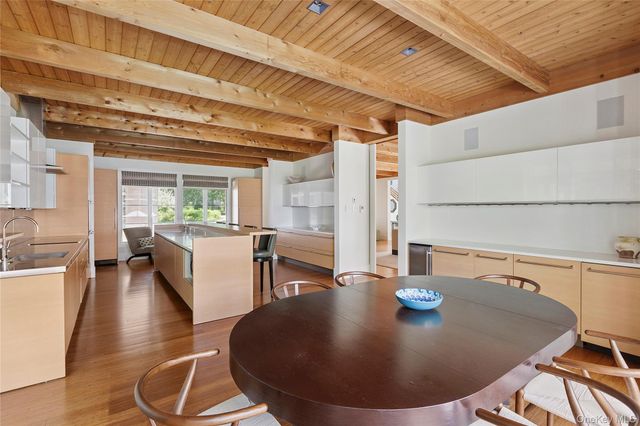 27 Ezekills Hollow, Sag Harbor, NY 11963