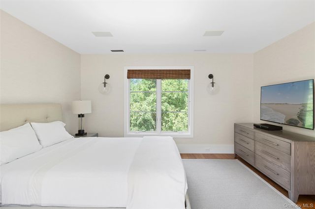 27 Ezekills Hollow, Sag Harbor, NY 11963