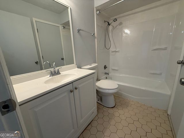 104 Peachtree Court, Lagrange, GA 30241
