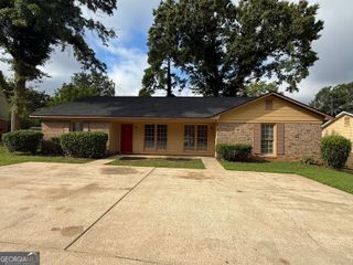 104 Peachtree Court, Lagrange, GA 30241