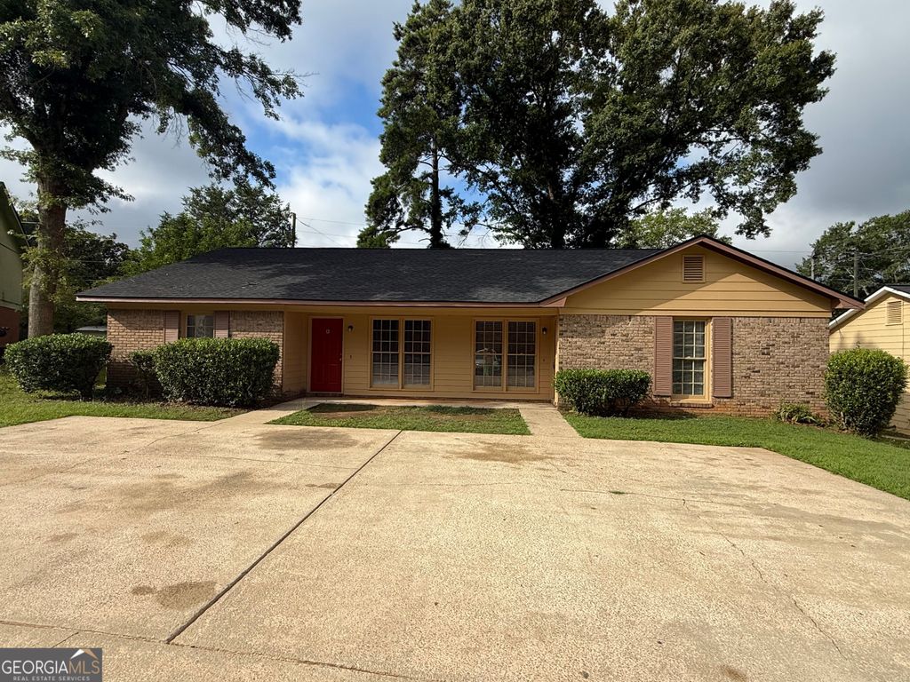 104 Peachtree Court, Lagrange, GA 30241