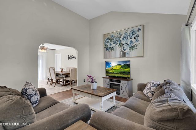 18 Phyllis Street, Browns Mills, NJ 08015