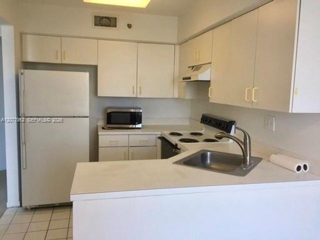 3300 NE 192nd Street 1210, Aventura, FL 33180