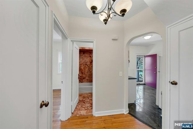 17 Andrew Avenue, Oakland, NJ 07436