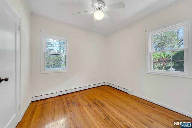 17 Andrew Avenue, Oakland, NJ 07436