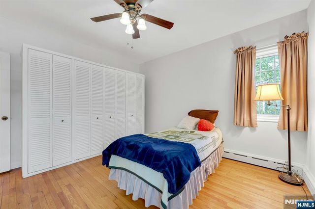 17 Andrew Avenue, Oakland, NJ 07436